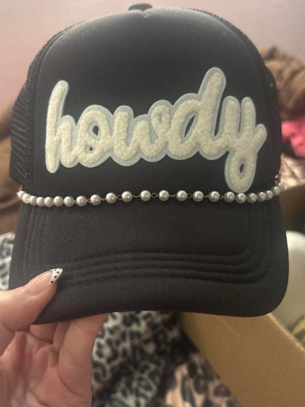 Black 'Howdy' Embellished Trucker Hat - Stylish Pearl Accent